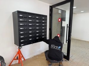 המדריך לבעלי עסקים: הדלת ככלי שיווקי וחוויית לקוח המדריך לבעלי עסקים: הדלת ככלי שיווקי וחוויית לקוח